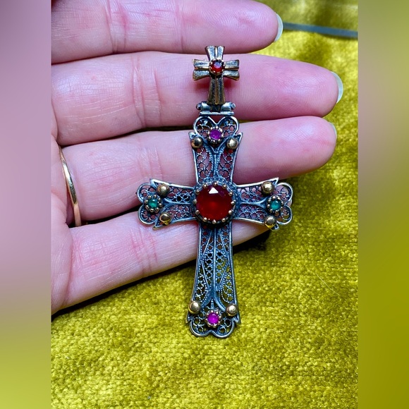 Vintage Victorian Revival Sterling Silver Filigree Cross Pendant w/Accent Stones - Picture 3 of 13